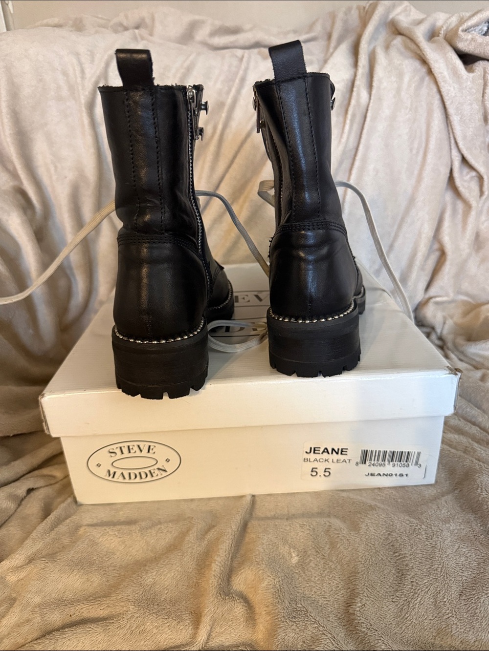 Steve Madden Jeane Black Leather Combat Boots with Cream Laces - Picture 5 of 10